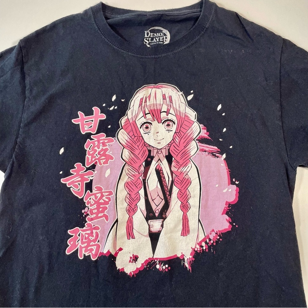 Hot Topic Demon Slayer Graphic Tee Size small